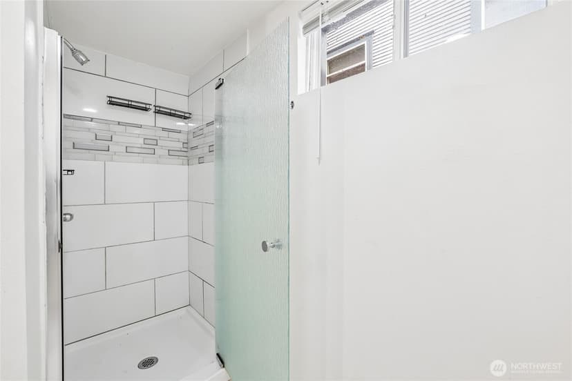Property photo for 4545 5th Avenue NE, Seattle photo 29