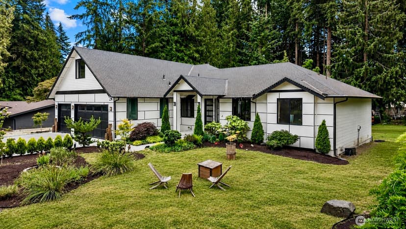 Property photo for 13529 Cascadian Way, Everett photo 2