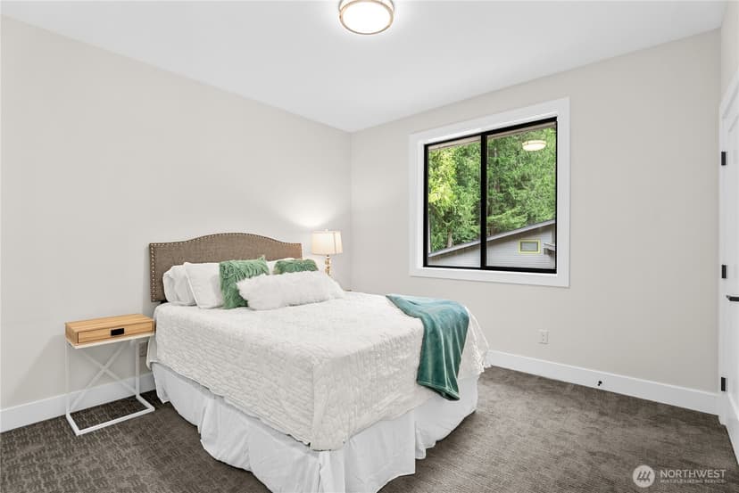 Property photo for 13529 Cascadian Way, Everett photo 17