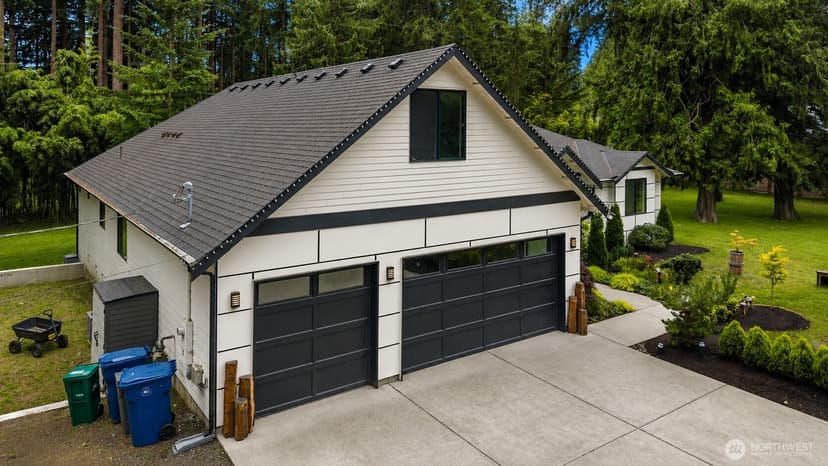 Property photo for 13529 Cascadian Way, Everett photo 30