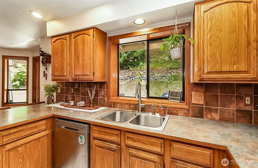 Property photo for 12825 184th Drive SE, Snohomish photo 10