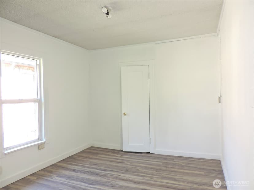 Property photo for 11709 26th Avenue NE, Seattle photo 10