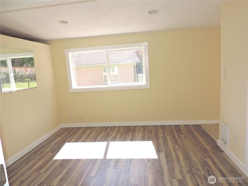 Property photo for 11709 26th Avenue NE, Seattle photo 14