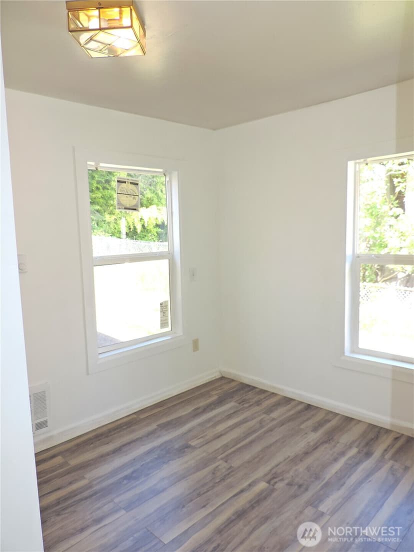 Property photo for 11709 26th Avenue NE, Seattle photo 8