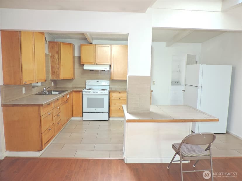 Property photo for 11709 26th Avenue NE, Seattle photo 4