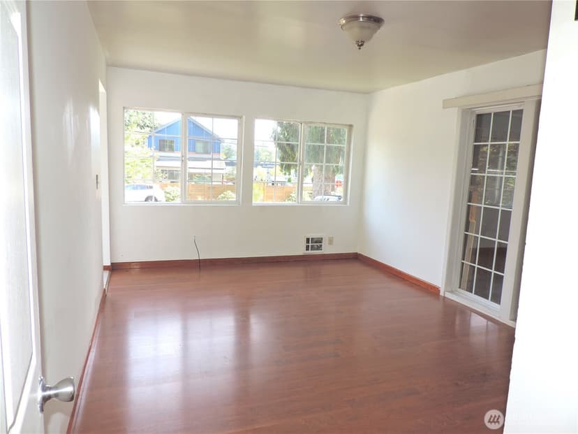 Property photo for 11709 26th Avenue NE, Seattle photo 11