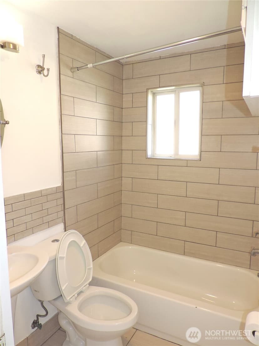 Property photo for 11709 26th Avenue NE, Seattle photo 9