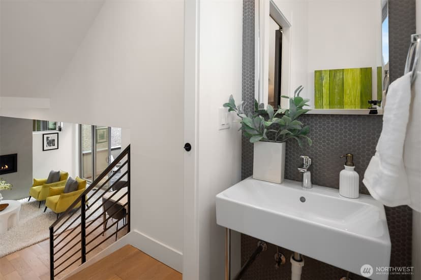 Property photo for 5634 Fauntleroy Way SW #B, Seattle photo 16