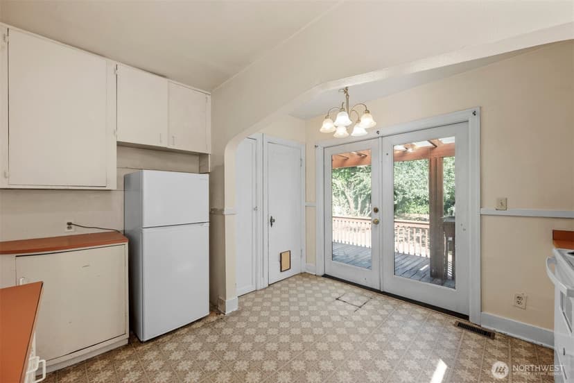 Property photo for 1718 NE 88th Street, Seattle photo 11