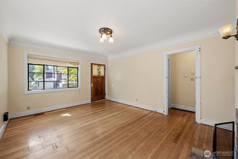 Property photo for 1718 NE 88th Street, Seattle photo 8