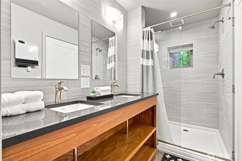 Property photo for 9720 NE Lofgren Road, Bainbridge Island photo 27