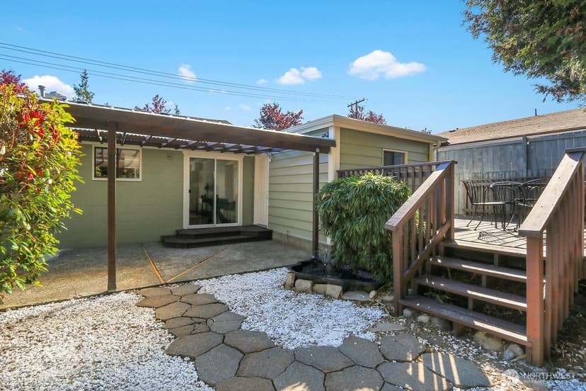 Property photo for 3328 NE 6th Street, Renton photo 24