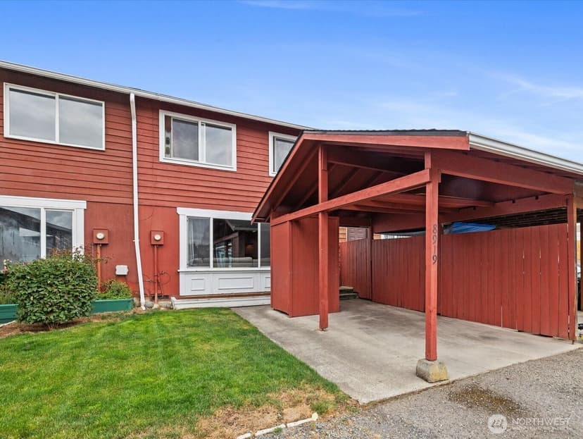 Property photo for 8919 11th Street NE, Lake Stevens photo 2