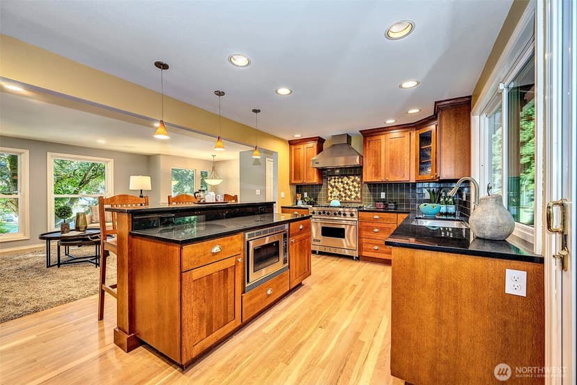 Property photo for 12824 98th Place NE, Kirkland photo 11