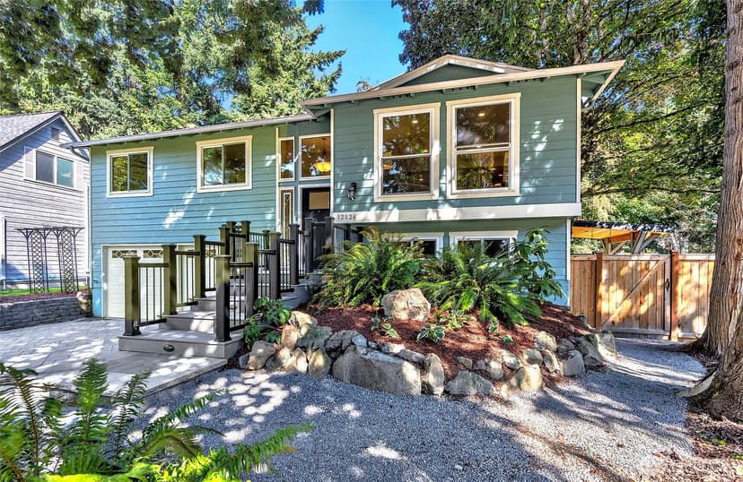 Property photo for 12824 98th Place NE, Kirkland photo 2