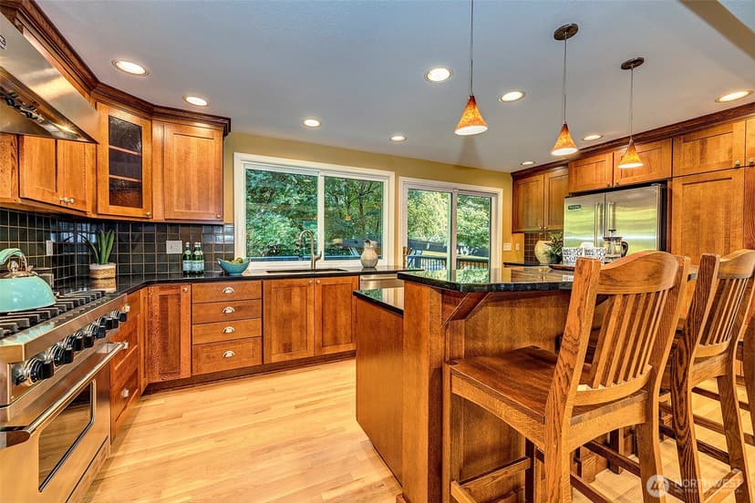 Property photo for 12824 98th Place NE, Kirkland photo 10