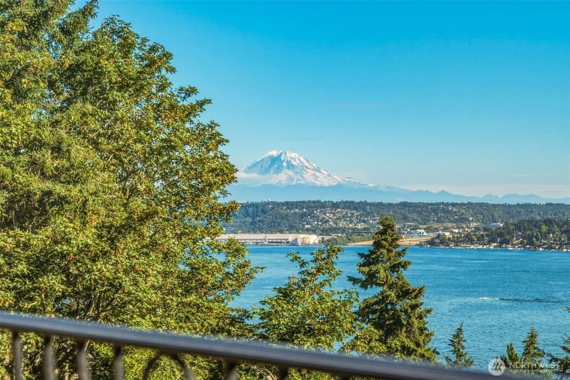 Property photo for 7909 78th Avenue SE, Mercer Island photo 23