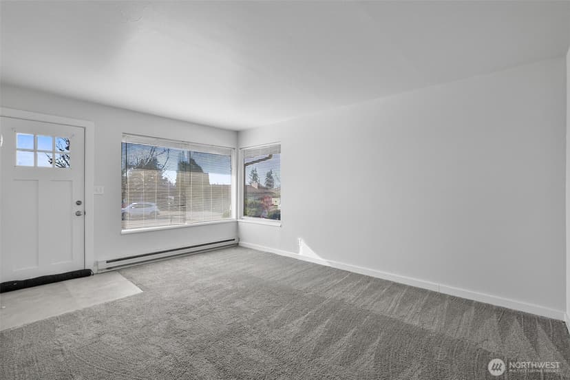 Property photo for 5615 Beverly Ln, Everett photo 6