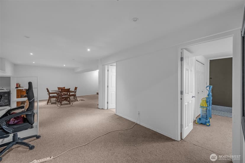 Property photo for 318 77th Place SW, Everett photo 29