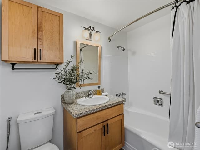 Property photo for 8701 35th Avenue NE #Apt 4, Seattle photo 5