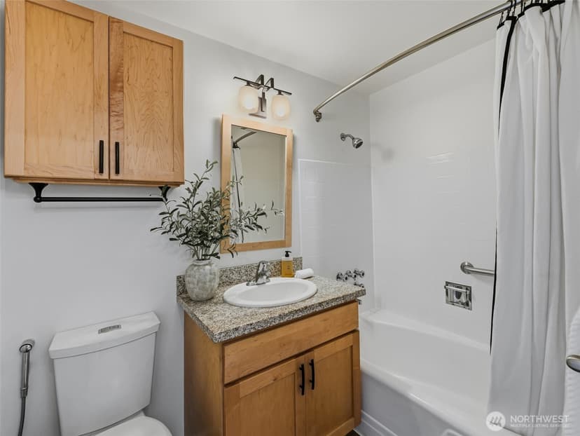 Property photo for 8701 35th Avenue NE #Apt 4, Seattle photo 5