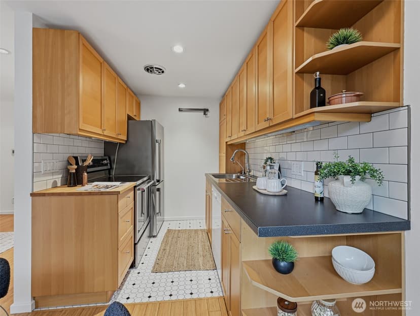 Property photo for 8701 35th Avenue NE #Apt 4, Seattle photo 16