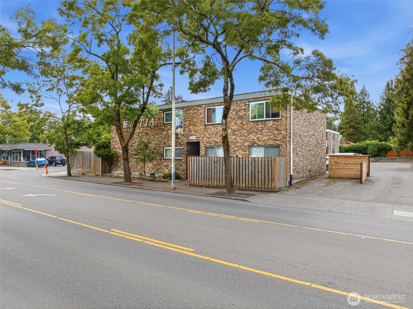 Property photo for 8701 35th Avenue NE #Apt 4, Seattle photo 2