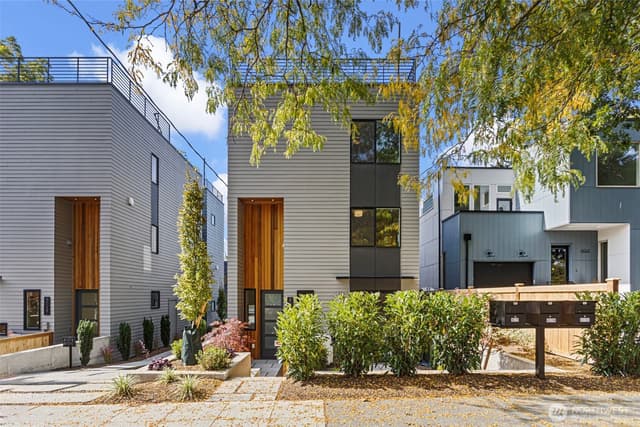 Property photo for 8039 Wallingford Avenue N, Seattle photo 2