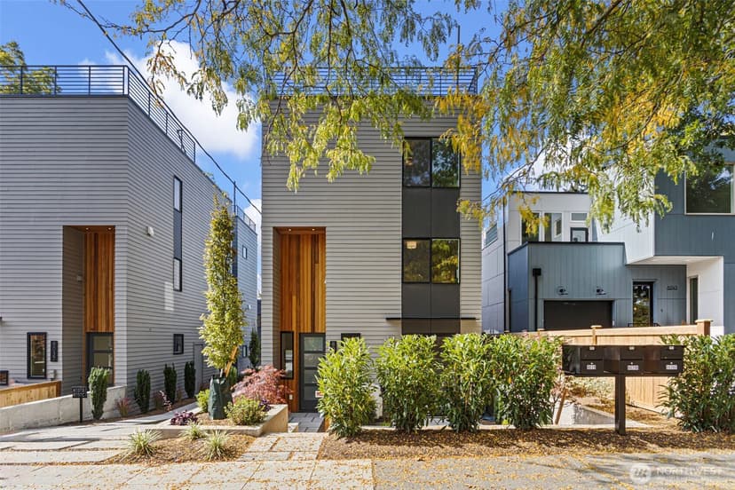 Property photo for 8039 Wallingford Avenue N, Seattle photo 2