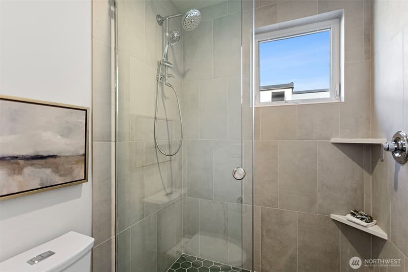 Property photo for 8039 Wallingford Avenue N, Seattle photo 29