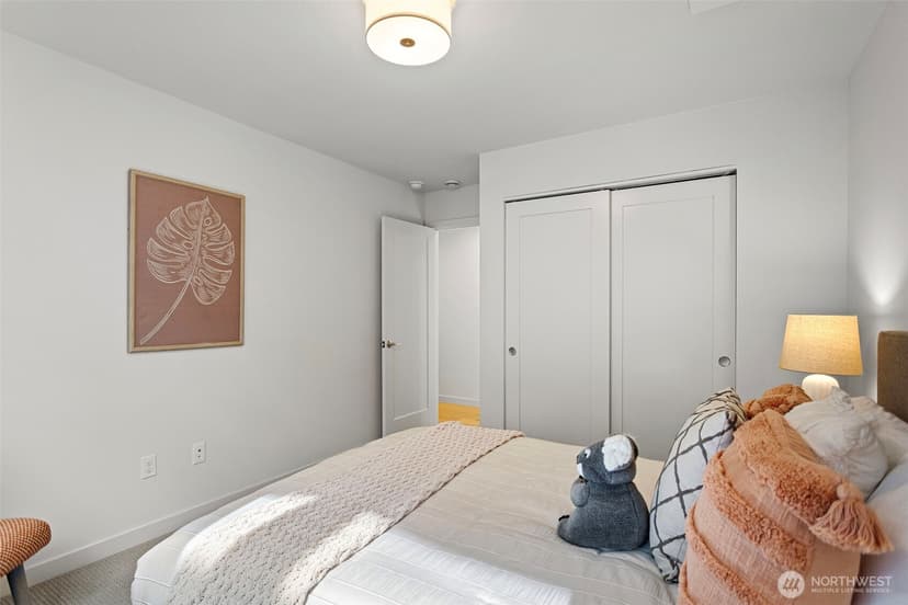 Property photo for 8039 Wallingford Avenue N, Seattle photo 22