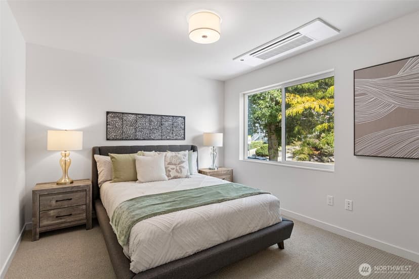 Property photo for 8039 Wallingford Avenue N, Seattle photo 18