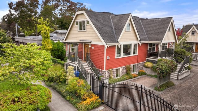 Property photo for 4428 Eastern Avenue N, Seattle photo 2