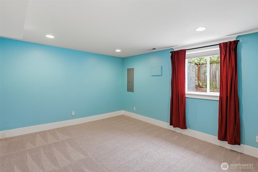 Property photo for 5728 Woodlawn Avenue N, Seattle photo 28