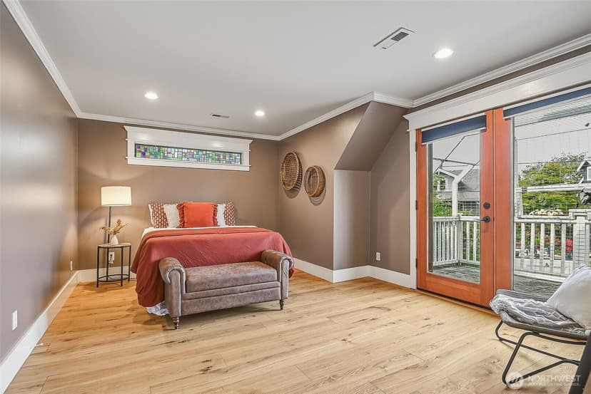 Property photo for 5728 Woodlawn Avenue N, Seattle photo 18