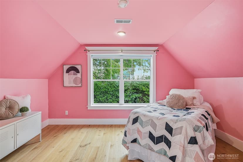 Property photo for 5728 Woodlawn Avenue N, Seattle photo 22