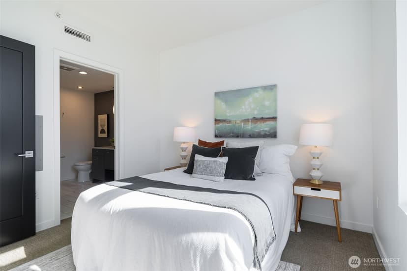 Property photo for 1321 Seneca Street #604, Seattle photo 8