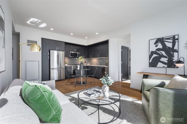 Property photo for 1321 Seneca Street #604, Seattle photo 4