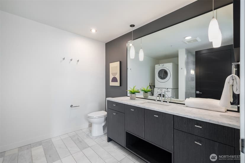 Property photo for 1321 Seneca Street #604, Seattle photo 10