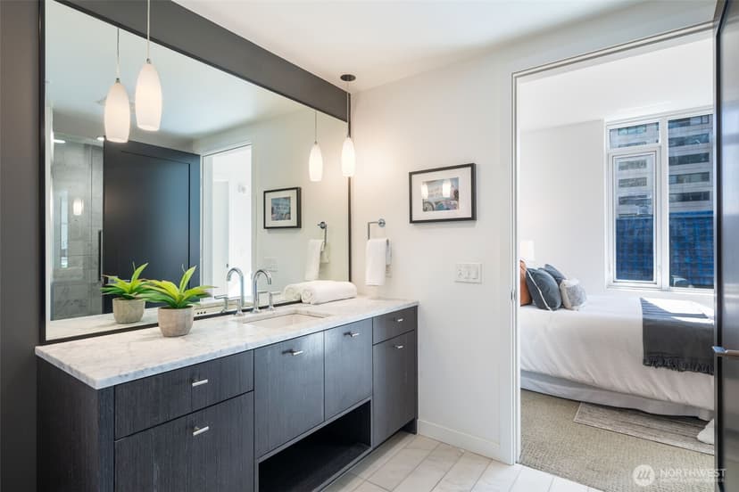 Property photo for 1321 Seneca Street #604, Seattle photo 9