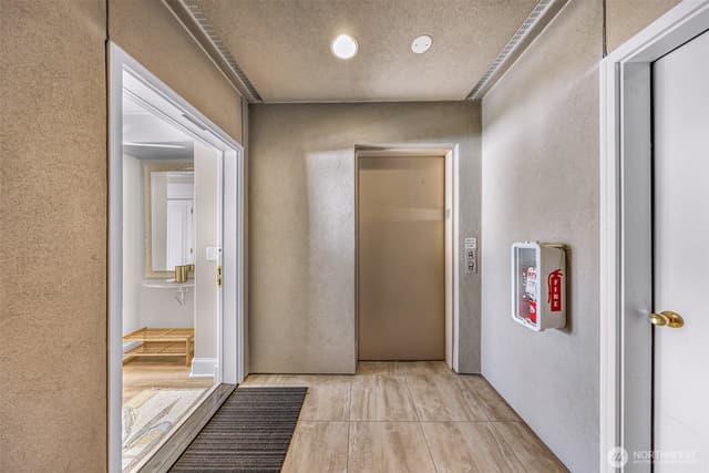 Property photo for 111 Lake Avenue W #202, Kirkland photo 5