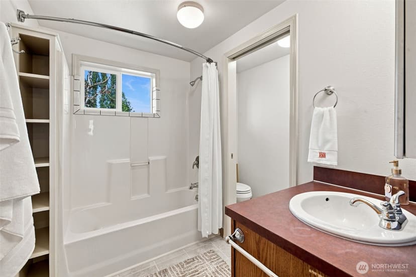 Property photo for 6527 21st Avenue NE #3, Seattle photo 24
