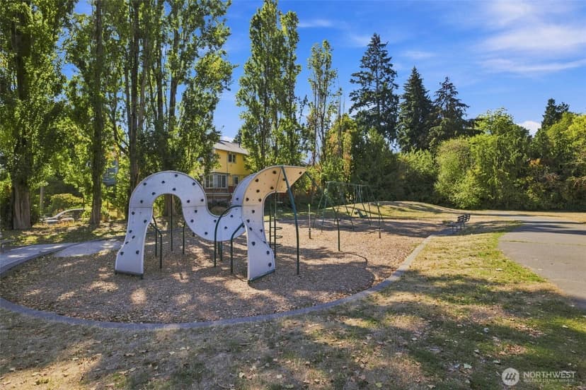 Property photo for 6527 21st Avenue NE #3, Seattle photo 35