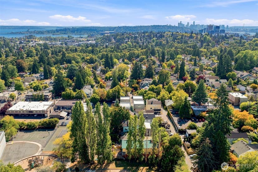 Property photo for 6527 21st Avenue NE #3, Seattle photo 37
