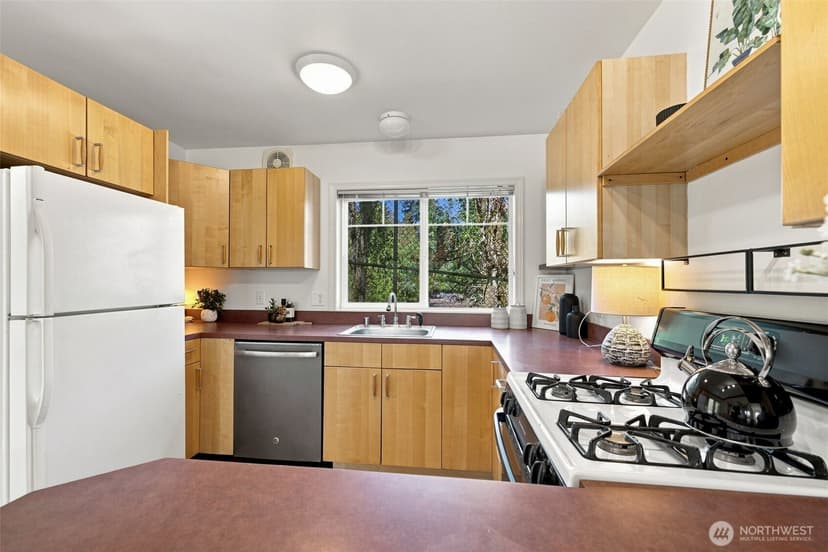 Property photo for 6527 21st Avenue NE #3, Seattle photo 12