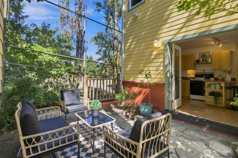 Property photo for 6527 21st Avenue NE #3, Seattle photo 17