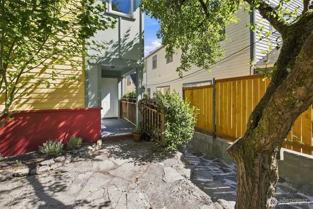 Property photo for 6527 21st Avenue NE #3, Seattle photo 2