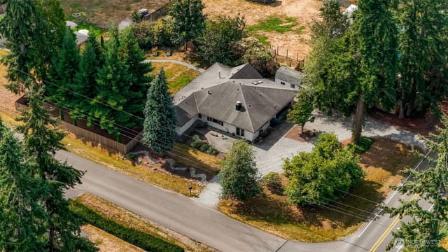 Property photo for 13920 30th Avenue NW, Tulalip photo 3