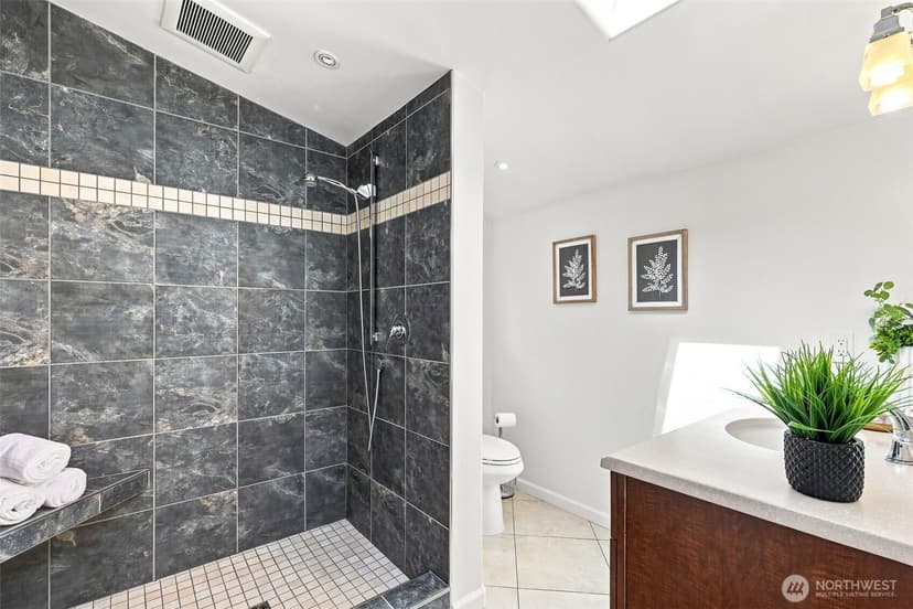 Property photo for 1116 N 76th Street, Seattle photo 15