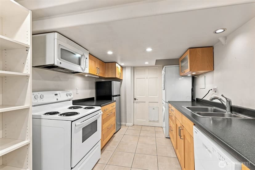 Property photo for 1116 N 76th Street, Seattle photo 17